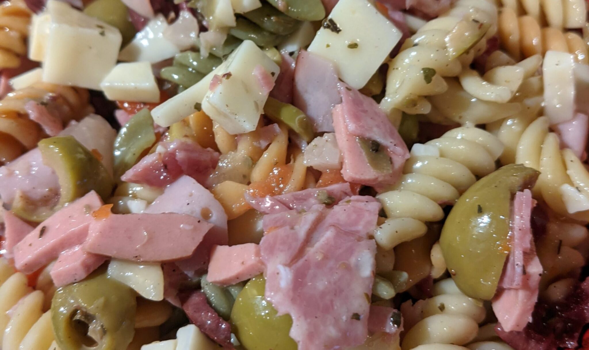 Munchable Muffaletta Pasta Salad